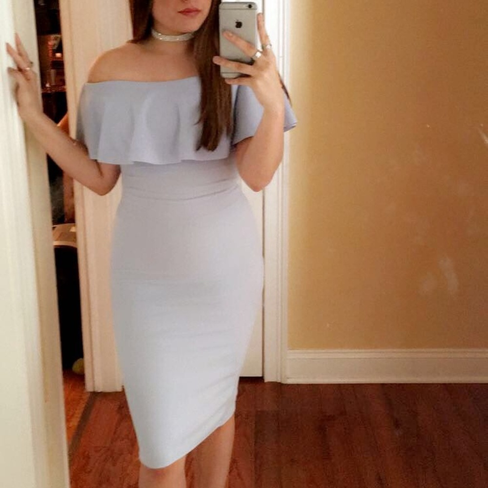 Pretty Little Thing Off The Shoulder Midi Dress